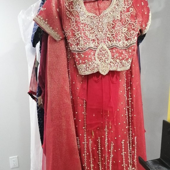 Traditional Indian Shirt and SKirt - Picture 2 of 2